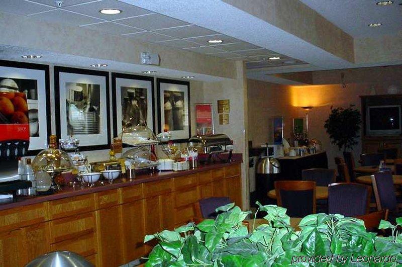 Hampton Inn Youngstown/Boardman Poland Restaurant photo